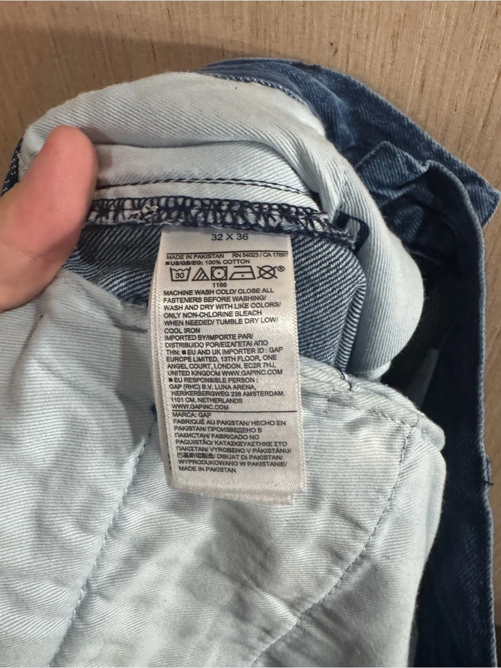 Men’s GAP Medium Wash Relaxed Straight Leg Jeans Size 32 NWT